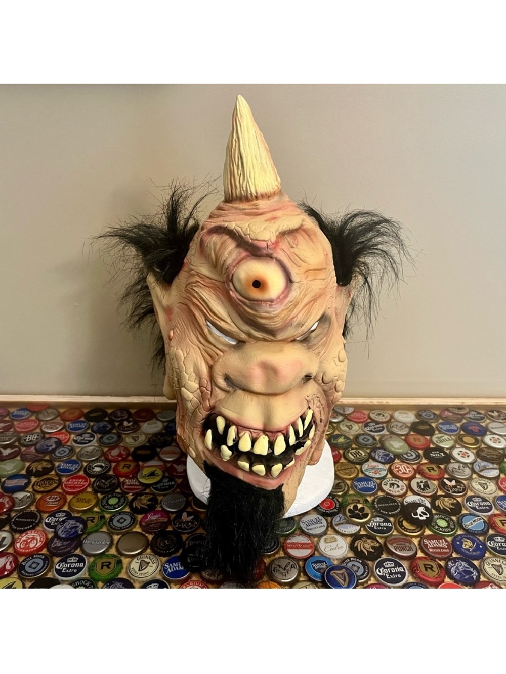 Excellent Condition - Latex Unisex Cyclopes Mask